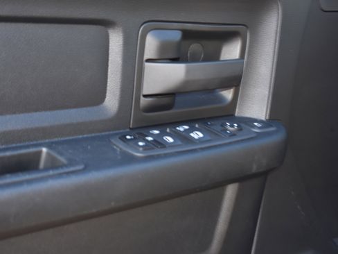 Used 2024 RAM 2500 Tradesman w/ Chrome Appearance Group image 23