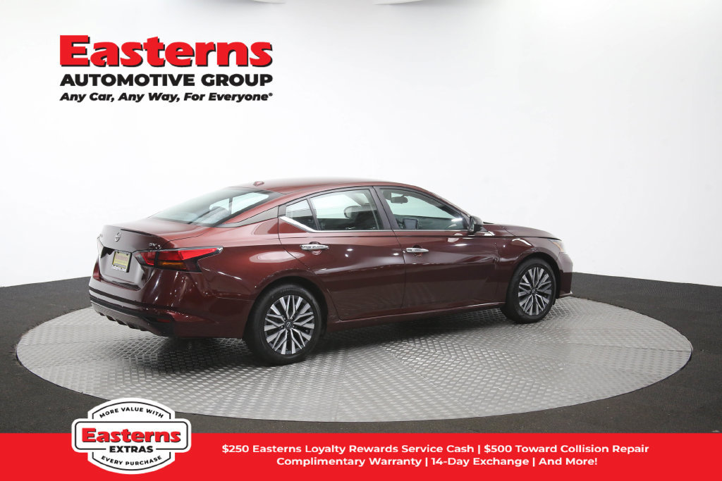 Used 2024 Nissan Altima 2.5 SV FWD image 45