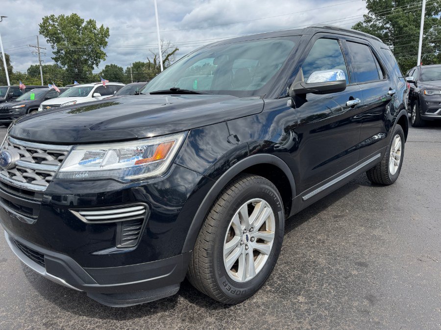 Used 2018 Ford Explorer XLT AWD/4WD image 9
