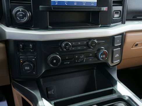 Used 2023 Ford F350 XLT w/ 360-Degree Camera Package AWD/4WD image 18