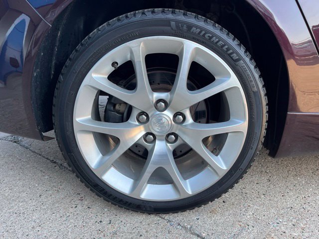 Used 2017 Buick Regal GS FWD image 21
