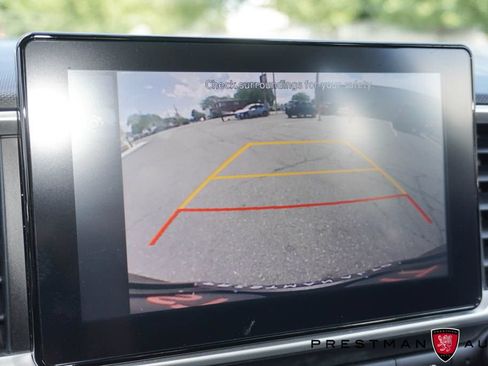 Used 2024 Hyundai Venue SE FWD image 4