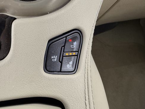Used 2016 GMC Yukon Denali w/ Open Road Package AWD/4WD image 28