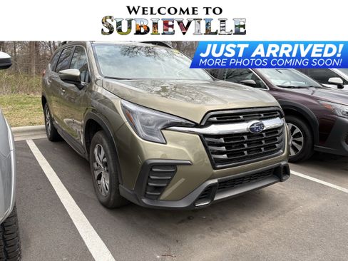 Used 2025 Subaru Ascent Premium image 1