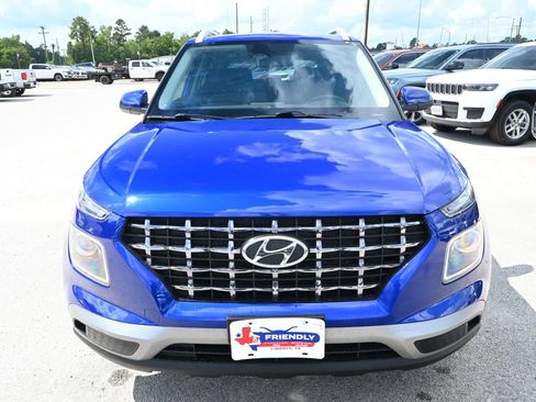 Used 2025 Hyundai Venue SEL FWD image 6