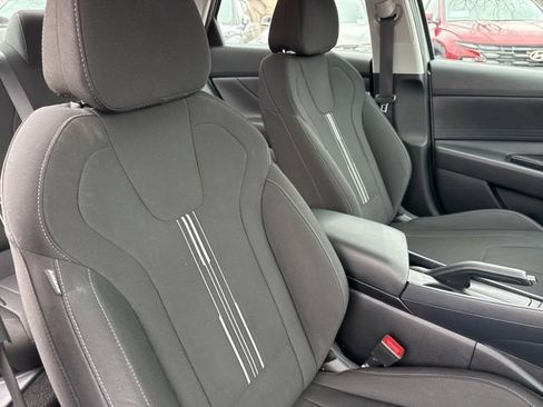 Used 2022 Hyundai Elantra SEL image 23