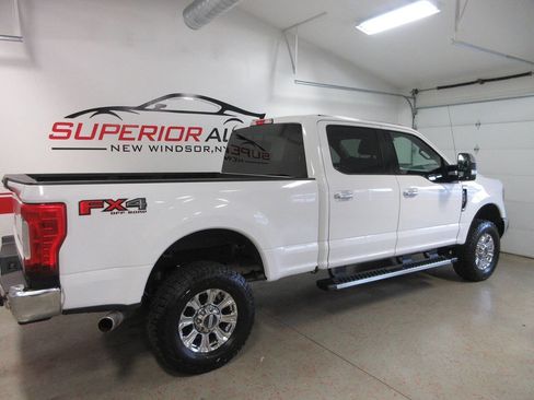 Used 2018 Ford F250 XLT w/ XLT Premium Package image 4
