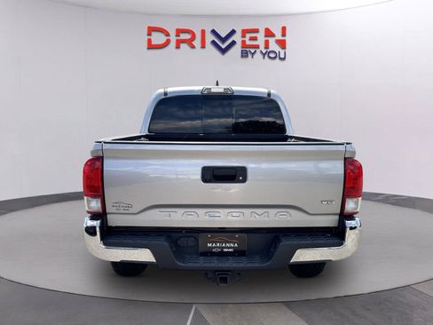 Used 2017 Toyota Tacoma TRD Off-Road w/ Tow Package (A/T) AWD/4WD image 5