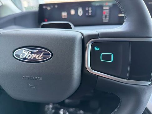 New 2026 Ford Expedition Active image 25