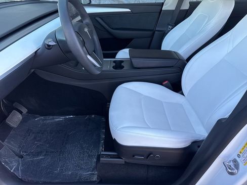 Used 2023 Tesla Model Y Long Range image 22