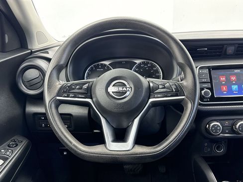 Used 2022 Nissan Kicks S image 20