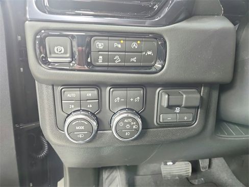 New 2026 GMC Yukon AT4 image 28