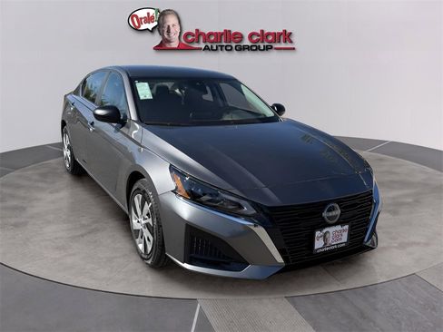 Used 2025 Nissan Altima 2.5 S image 7