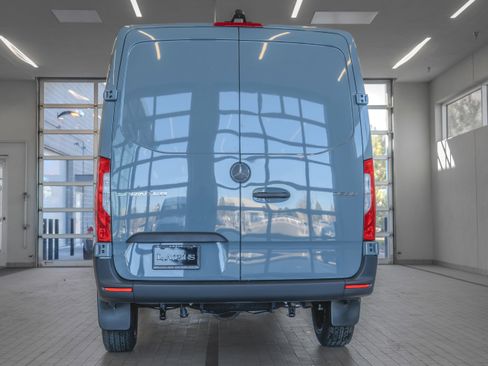 Used 2025 Mercedes-Benz Sprinter 2500 image 14