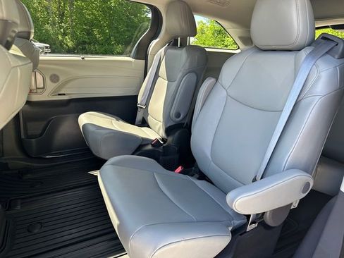 Used 2023 Toyota Sienna XLE w/ XLE Plus Package AWD/4WD image 22