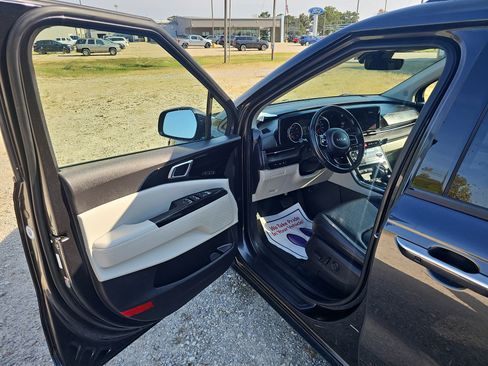 Used 2022 Kia Carnival SX FWD image 26