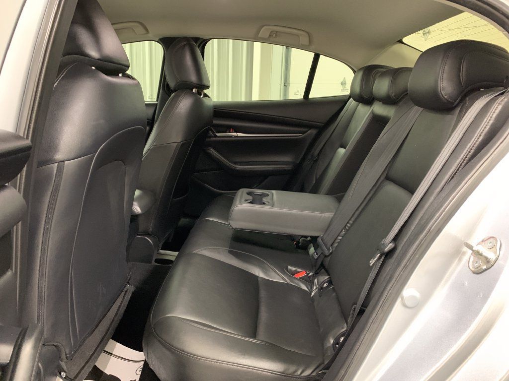 Used 2020 MAZDA MAZDA3 Sedan w/ Select Package FWD image 19
