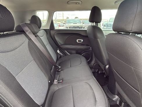 Used 2018 Kia Soul + FWD image 27
