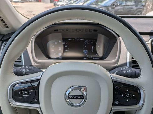 Used 2022 Volvo XC90 T5 Momentum AWD/4WD image 37