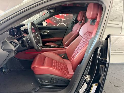 Used 2024 Audi RS e-tron GT w/ Carbon Performance Package AWD/4WD image 12
