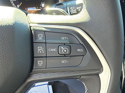 New 2025 Jeep Grand Cherokee L Laredo image 24