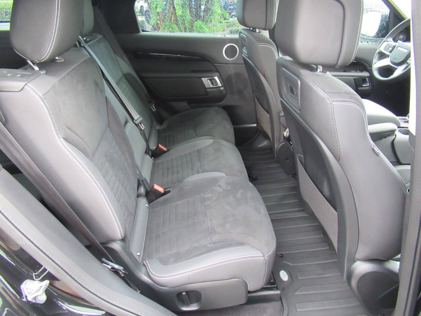 Used 2024 Land Rover Discovery S AWD/4WD image 32