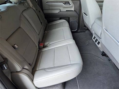 Used 2025 GMC Sierra 1500 SLT image 7