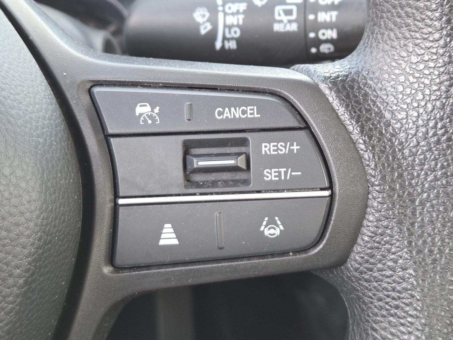 Used 2023 Honda HR-V LX image 7
