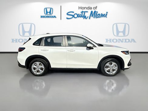 Used 2025 Honda HR-V LX image 8