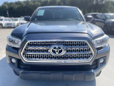 Used 2017 Toyota Tacoma TRD Off-Road w/ Tow Package (A/T) AWD/4WD image 2