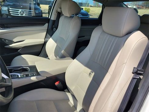 Used 2021 Honda Accord Touring image 16
