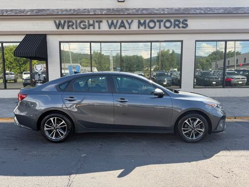 Used 2024 Kia Forte LXS FWD image 2