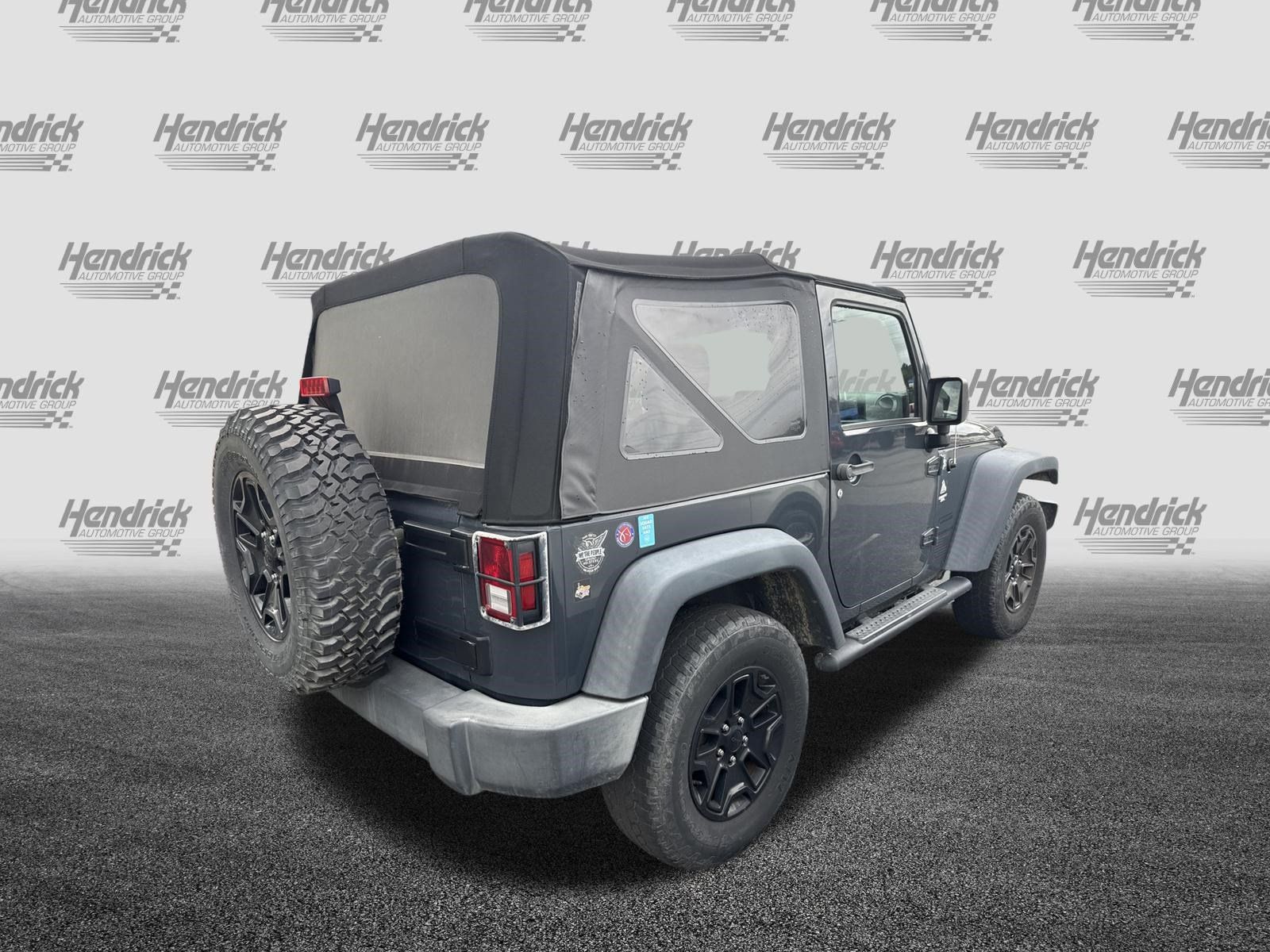 Used 2016 Jeep Wrangler Sport w/ Mopar Black Appearance Group AWD/4WD image 10