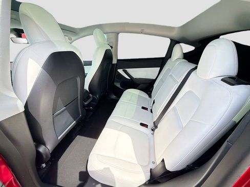 Used 2022 Tesla Model Y Performance AWD/4WD image 23