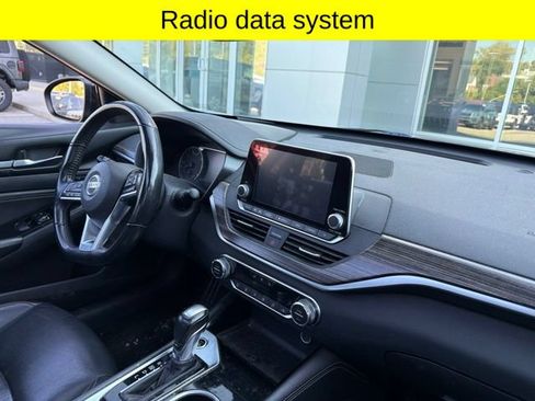 Used 2020 Nissan Altima 2.0 Platinum FWD image 10