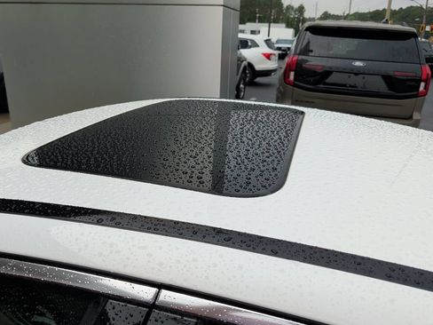 Used 2023 Mercedes-Benz C 300 4MATIC Sedan image 7