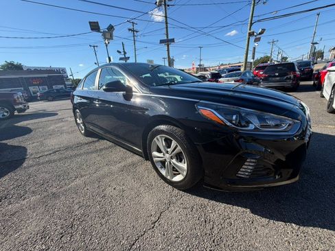 Used 2019 Hyundai Sonata SEL w/ Tech Package 02 FWD image 2