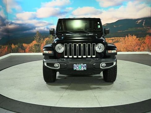 Used 2021 Jeep Wrangler Unlimited Sahara image 2