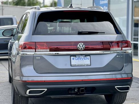 Used 2024 Volkswagen Atlas SE AWD/4WD image 3