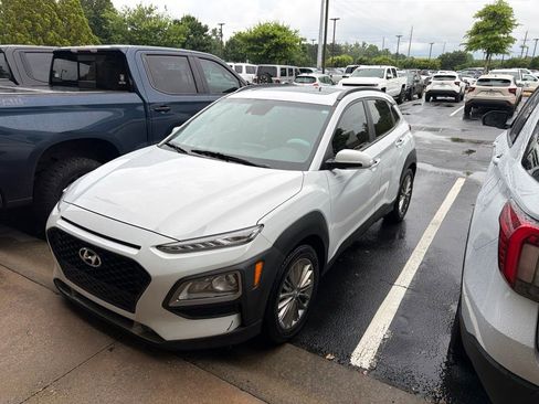 Used 2021 Hyundai Kona SEL Plus FWD image 1
