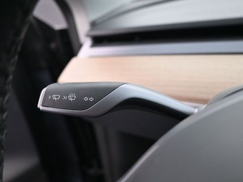 Used 2023 Tesla Model Y Long Range image 21