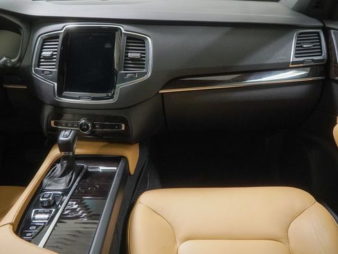 Used 2019 Volvo XC90 T6 Momentum w/ Advanced Package AWD/4WD image 41