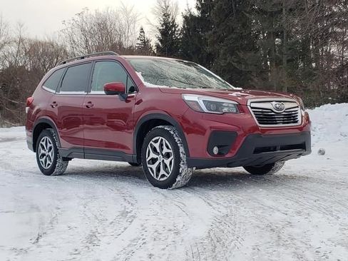 Used 2021 Subaru Forester Premium image 1