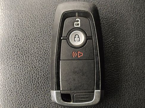 Used 2021 Ford EcoSport SE FWD image 32