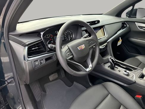 New 2025 Cadillac XT6 Luxury image 14