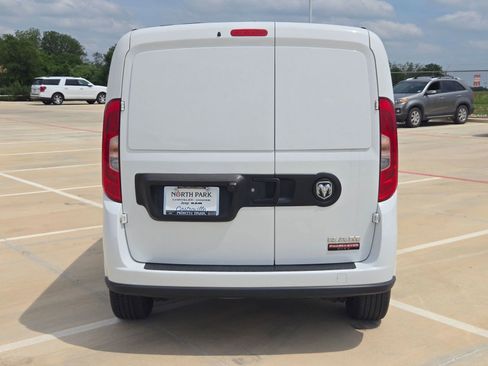 Used 2022 RAM ProMaster City Tradesman FWD image 4