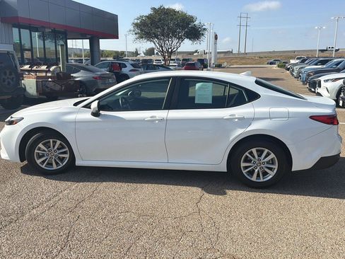 Used 2025 Toyota Camry LE FWD image 6