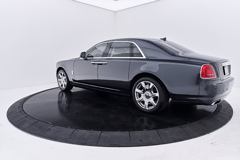 Used 2016 Rolls-Royce Ghost RWD image 11