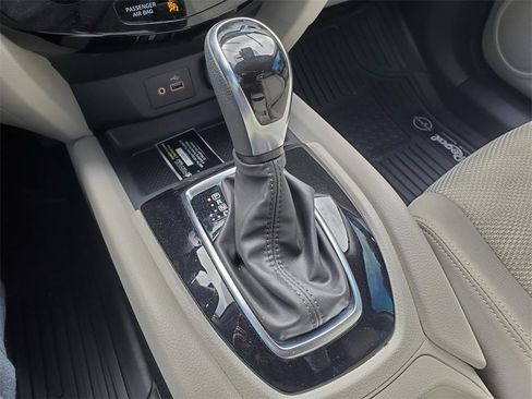 Certified 2022 Nissan Rogue Sport SV image 28