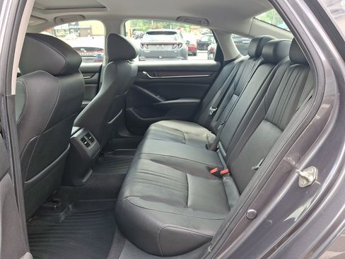 Used 2019 Honda Accord Touring image 10
